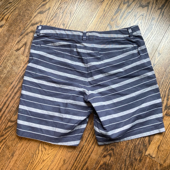 Men's Lululemon KAHUNA Shorts Size 38 Blue Striped - Picture 6 of 7